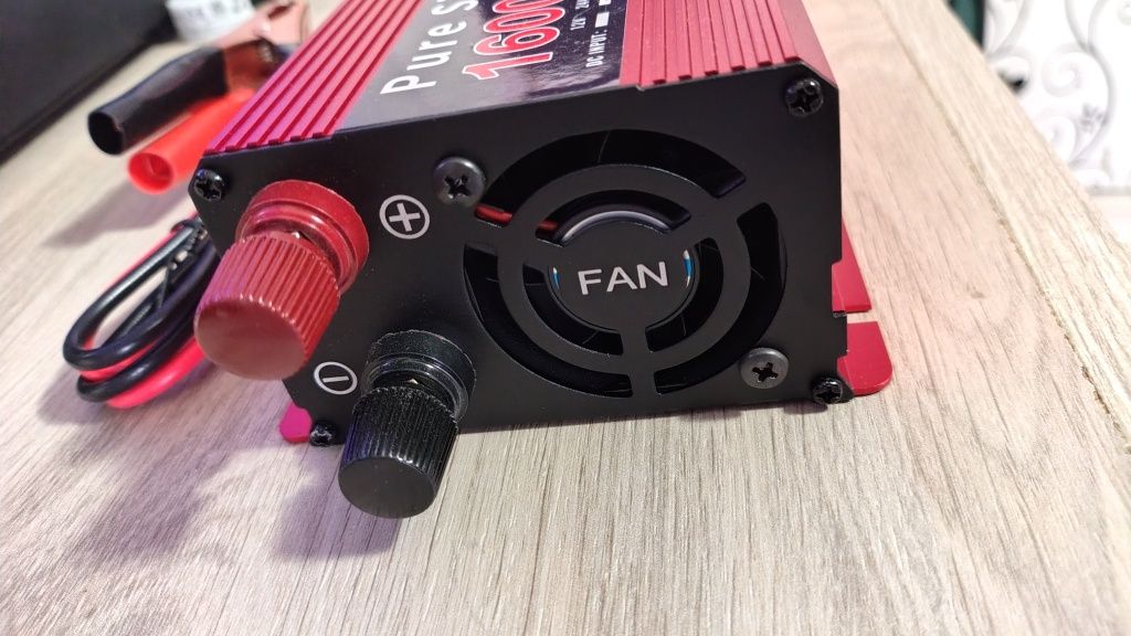 Vând invertor 24v--220 1600w