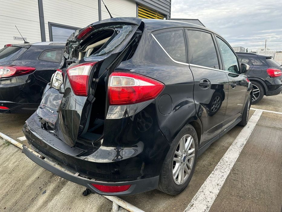 Dezmembrez / Dezmembrari / Piese / Accesorii Ford c-max 2 2013 negru 1.6 tdci 115 cp volan stanga