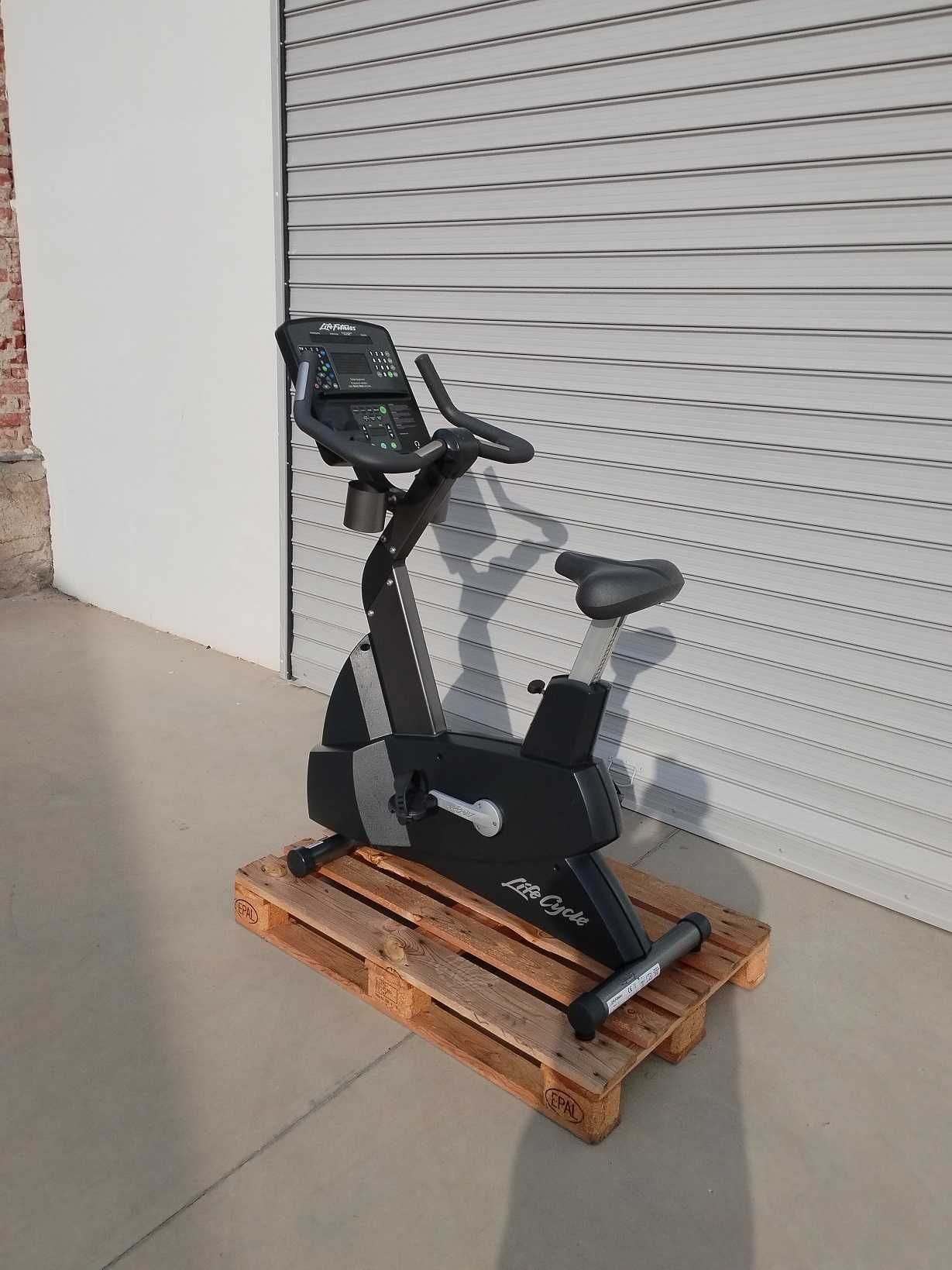 Life Fitness Integrity Bike Series CLSC