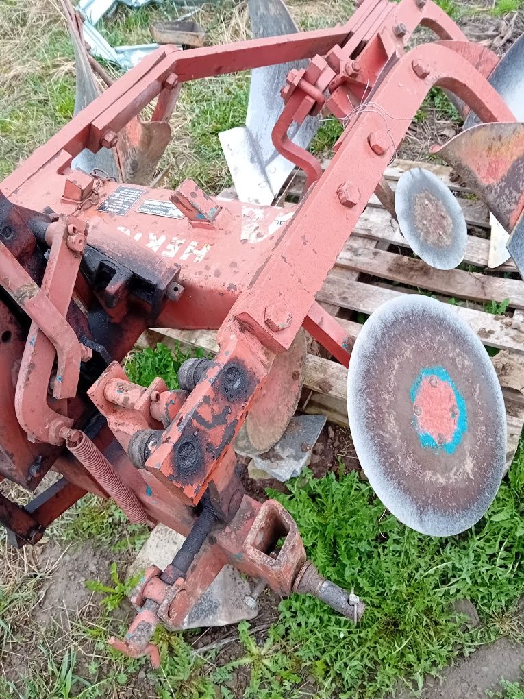 Plug după tractor