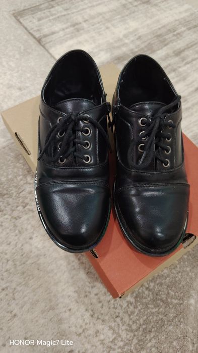 Pantofi negrii unisex mărimea 35,interior 21,5