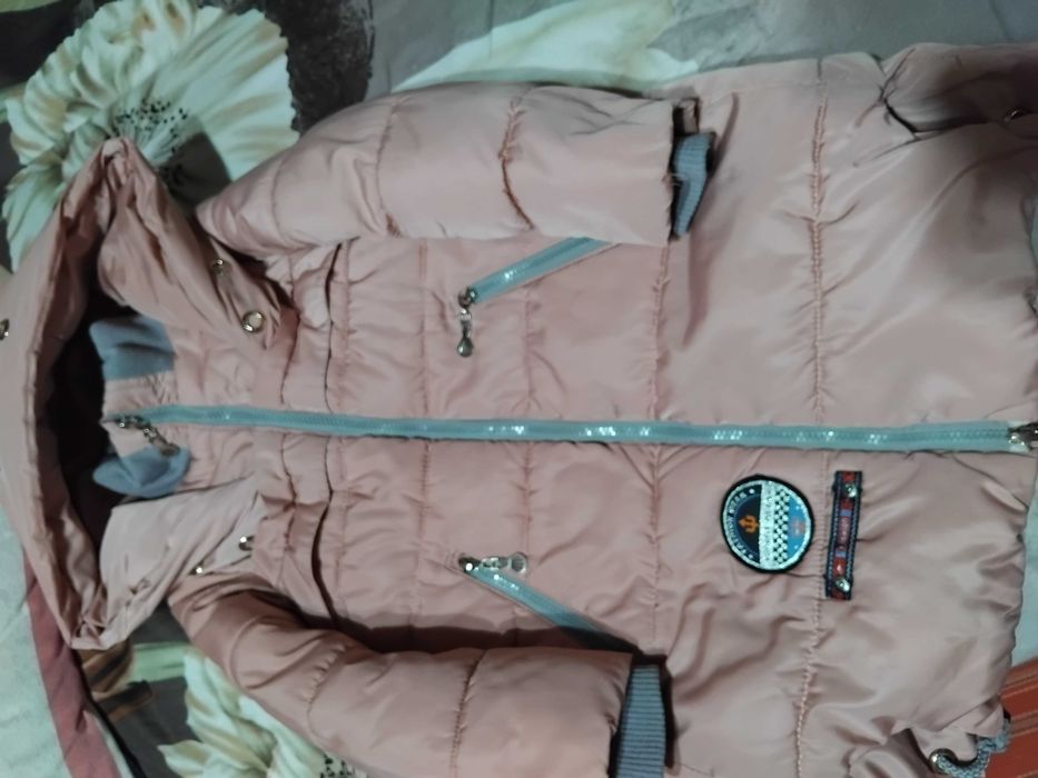 Продам детский пуховик на девочку
