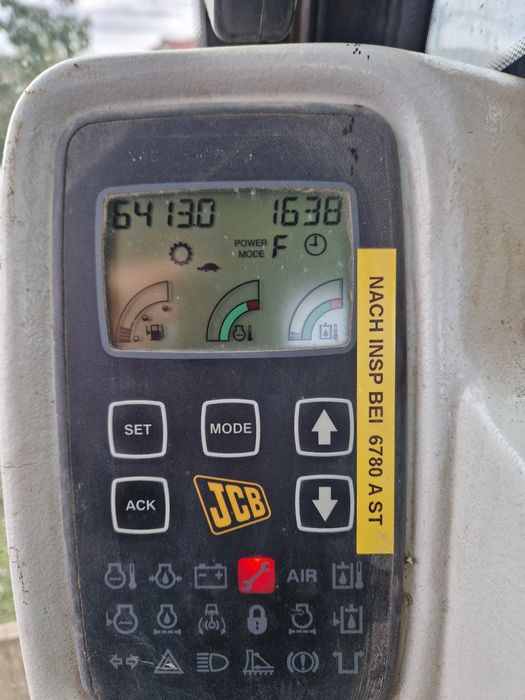 Excavator mobil, pneuri JCB 145