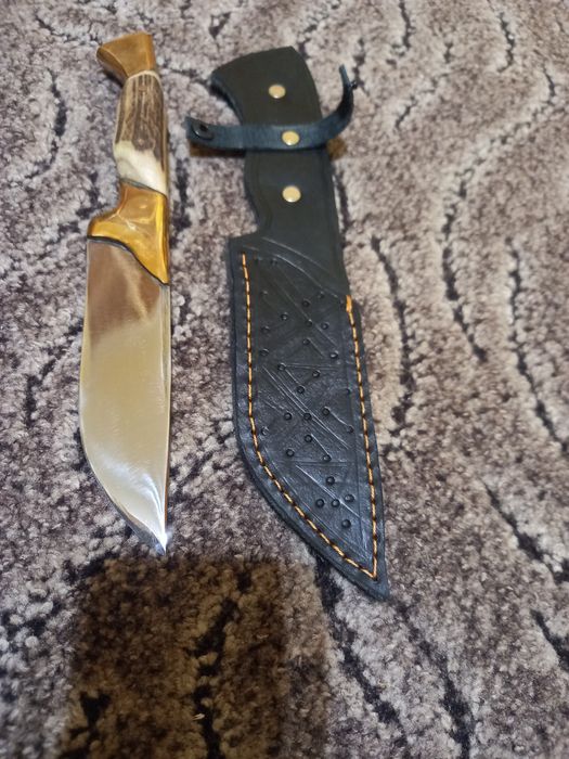 Ловен нож с дръжка от еленов рог