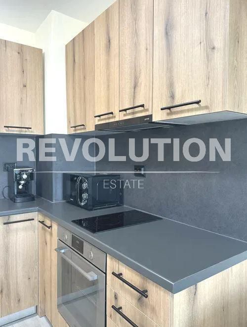 Двустаен апартамент в района на м-т Пчелина!