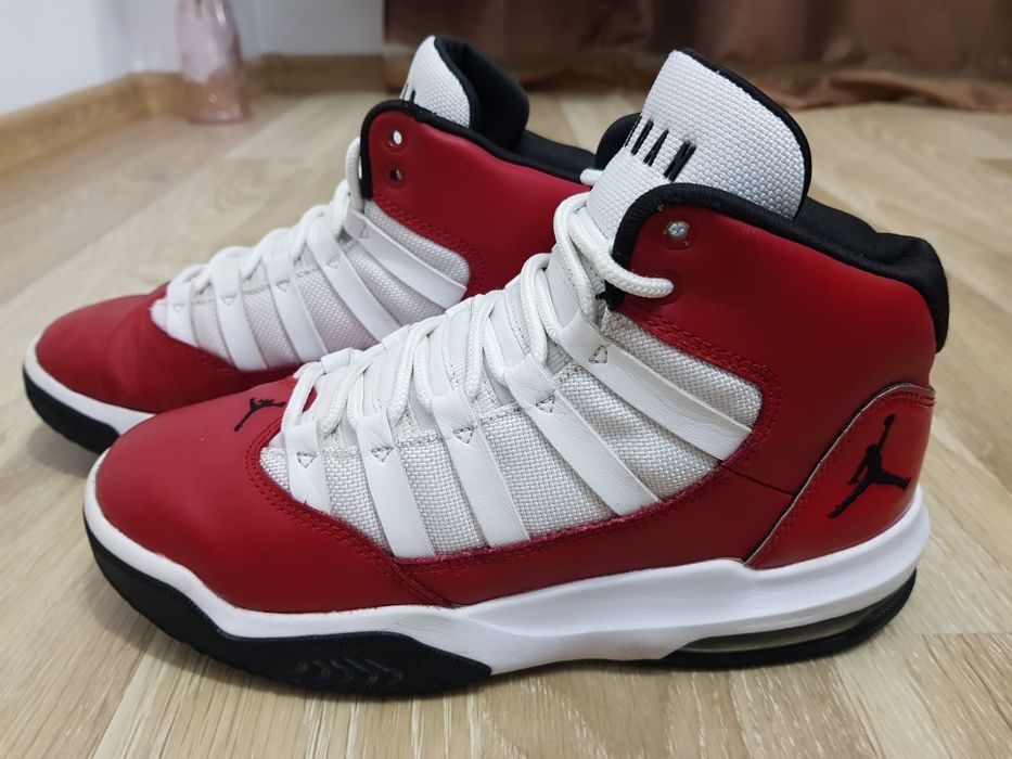 Adidasi Jordan mărimea 36 :nike salomon