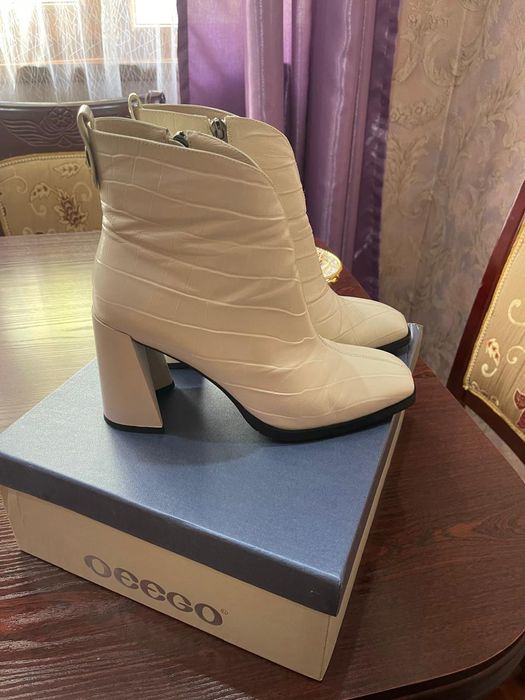 Новые ботильоны ( натуральная кожа),40 размер