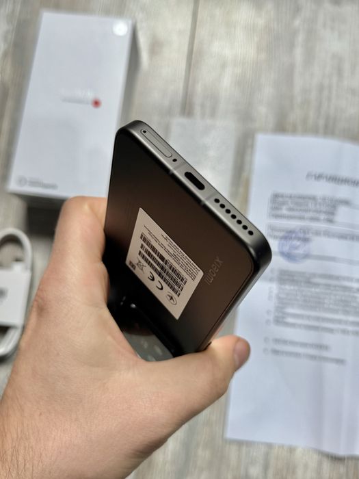 Xiaomi 15 512 GB 5G 12+12 GB Ram Нов и Гаранционен още 2 г.