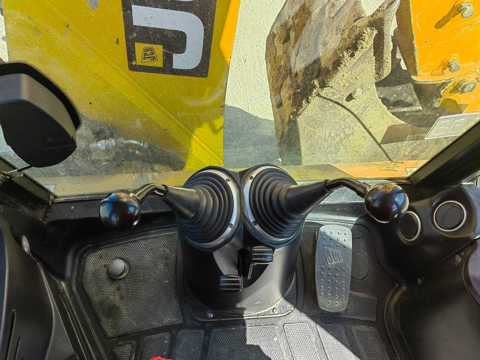 Buldoexcavator 3CX  an 2018