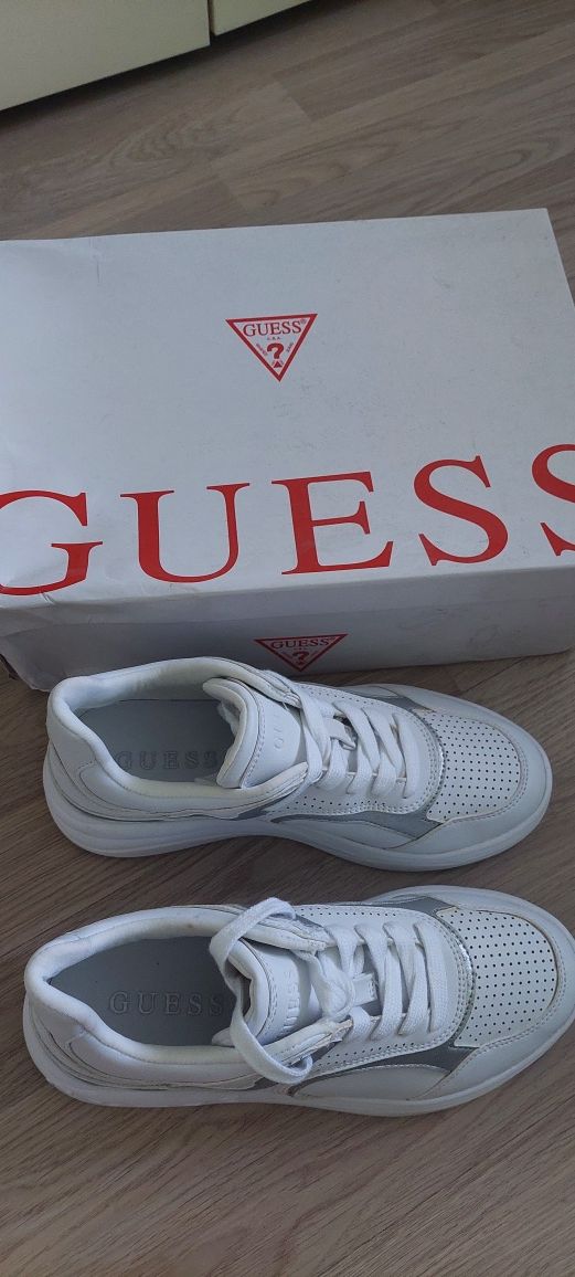GUESS, ADIDAS, MICHAEL KORS, Moschino, New Balance, Liu Jo