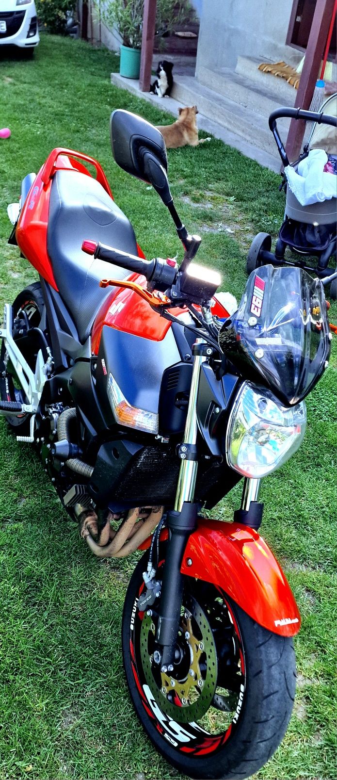 Vând Suzuki GSR 600