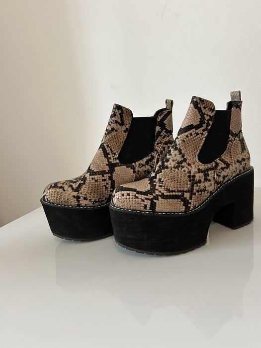 Боти на платформа