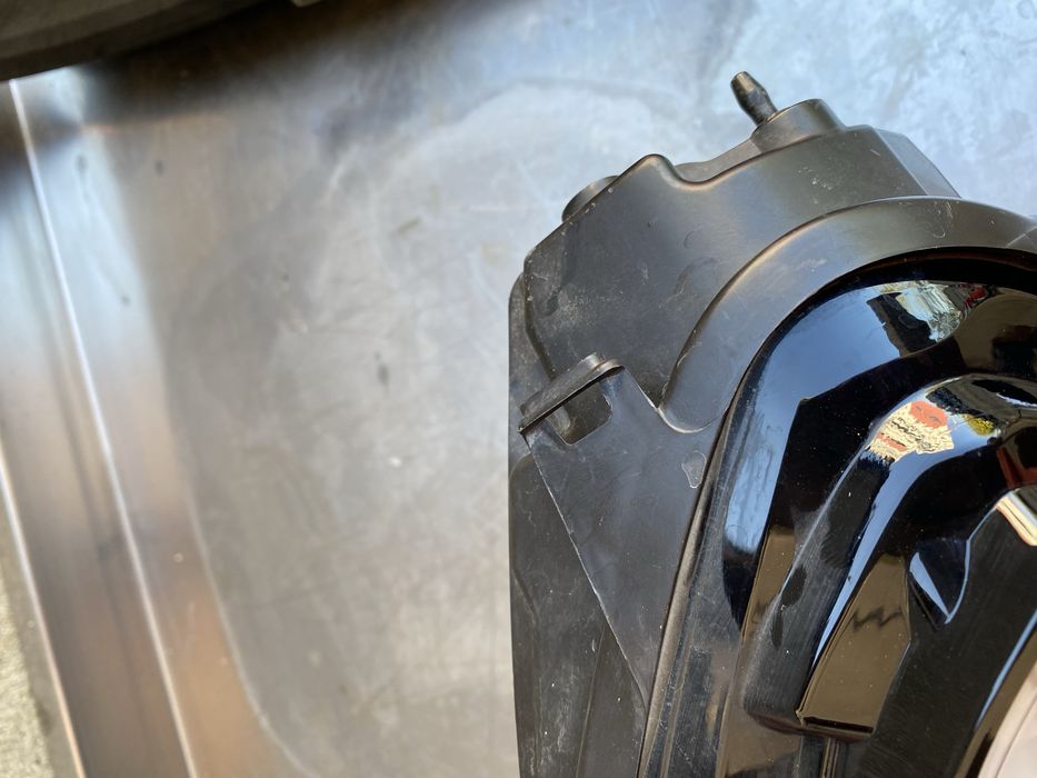 Far stanga full led Tesla model 3/Y generatia 1