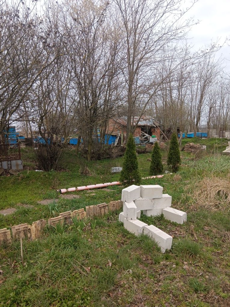 Къща с двор в с. Дъбовик, общ. Генерал Тошево,  обл. Добрич