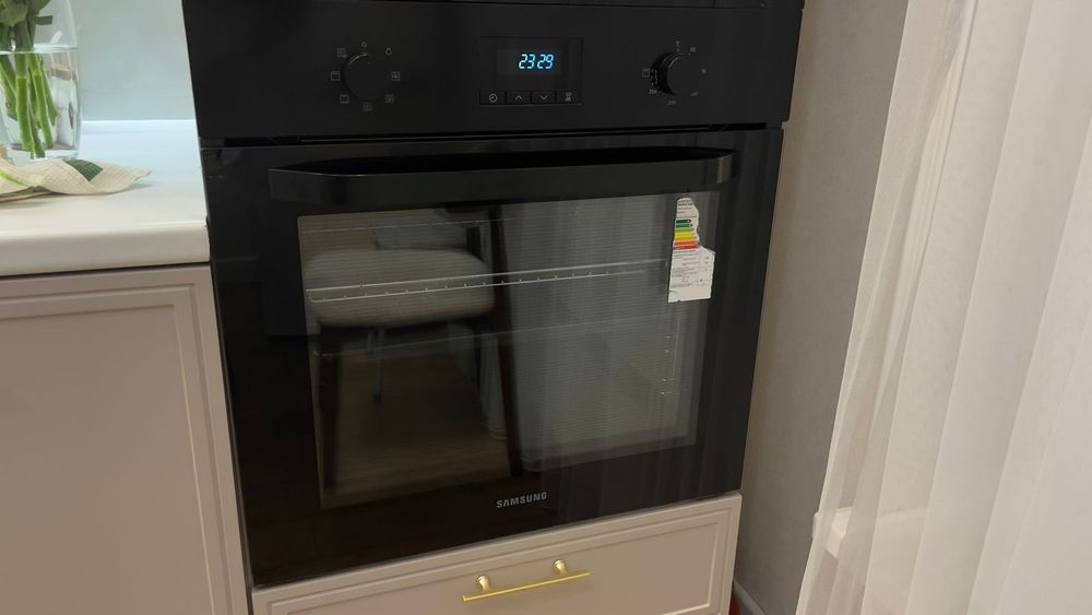 Духовка, продаю встраемую дыховку