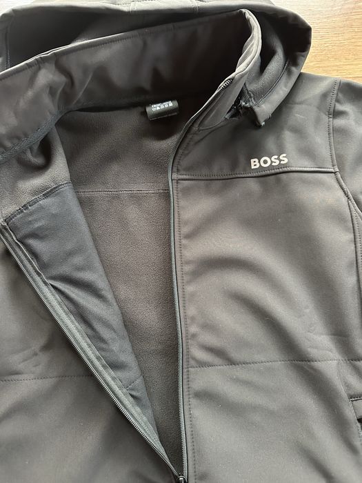 Мъжко,черно,Непромокаемо яке Hugo BOSS с топла подплата и сваляща качу