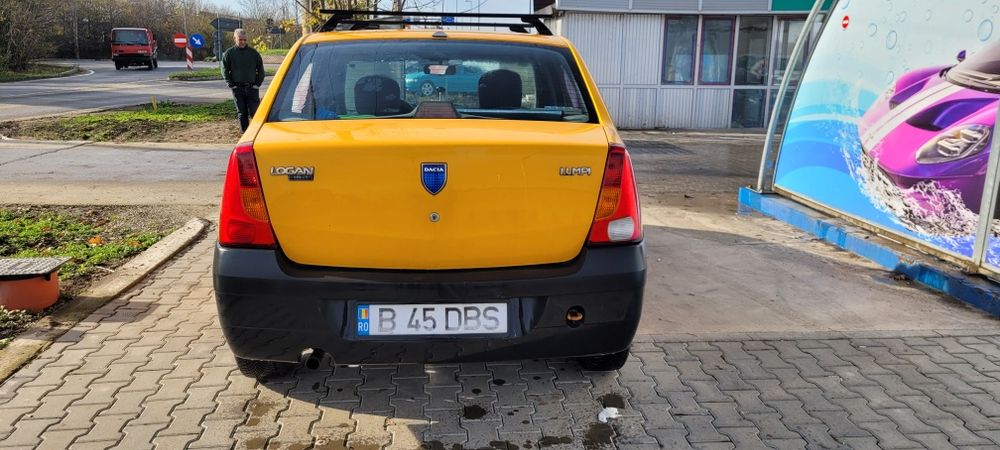 Vând Dacia logan