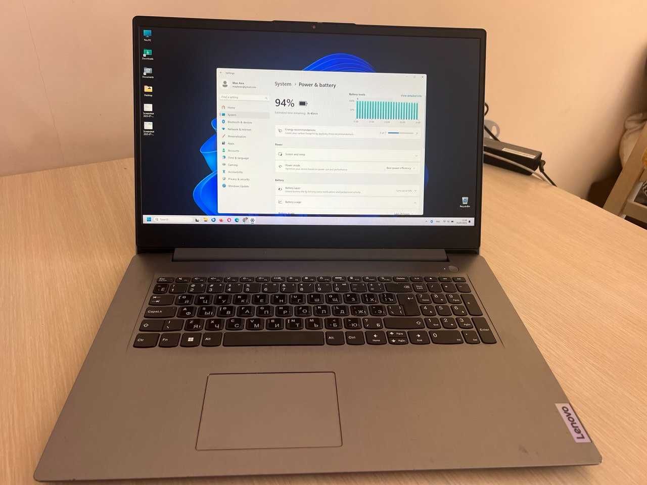 Lenovo IdeaPad 3 17.3” Ryzen 7 16GB RAM 512GB SSD ЛАПТОП  КАТО НОВ!