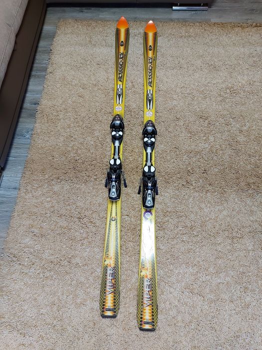 Vând Schiuri Rossignol