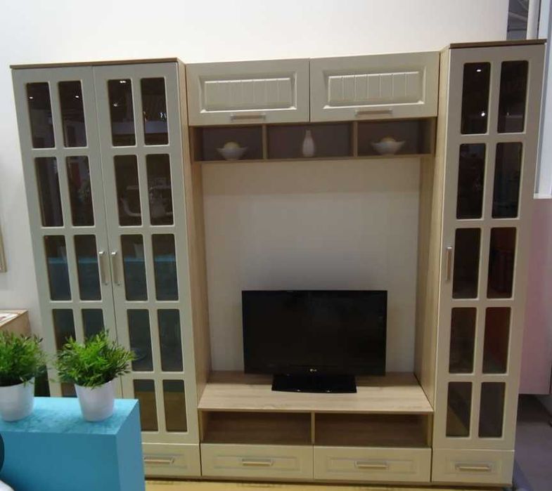 Гостиные в ассортименте .