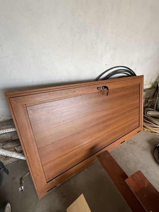 Алуминиева врата златен дъб