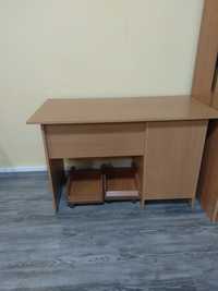 Офисная мебель (столы шкафы)
