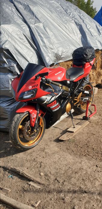 Vând Yamaha r1 super întreținută
