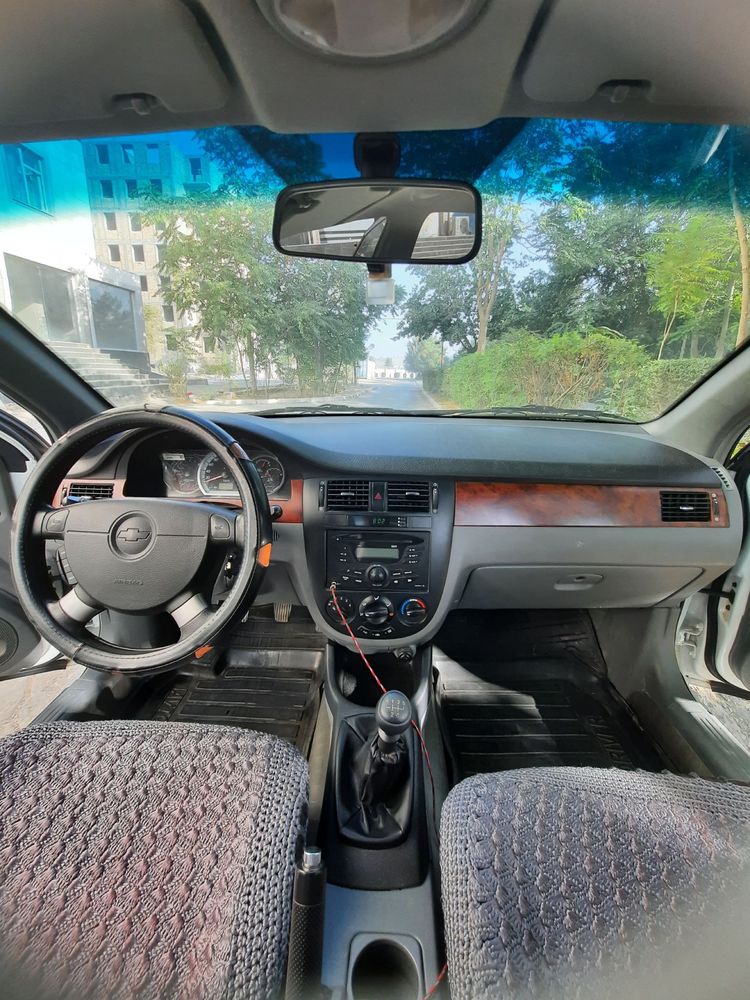 Chevrolet Gentra (2 pozitsiya)