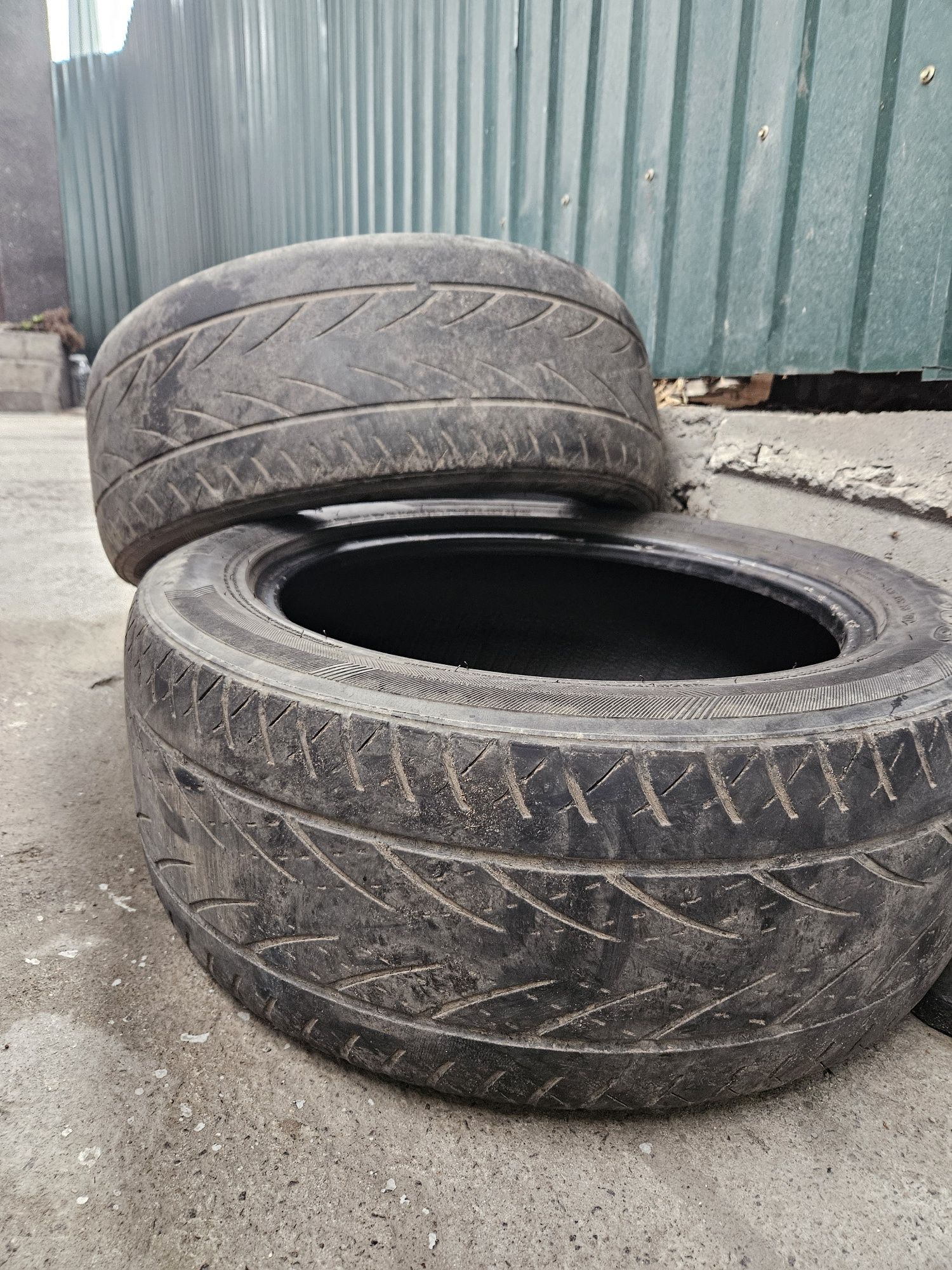 Продам резину 215/55 r17