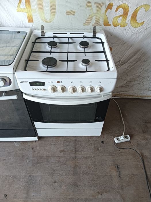 Продам газ плиту