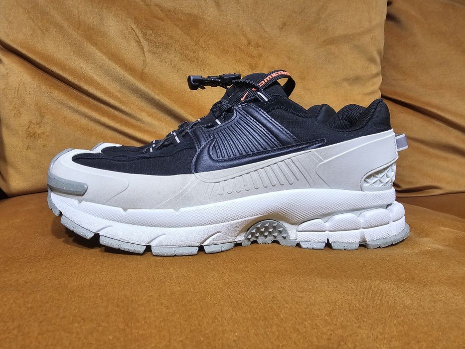 Nike ZOOM 5 VOMERO black/white