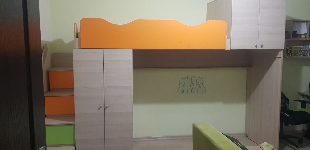 Mobila tineret facut la comanda                                V