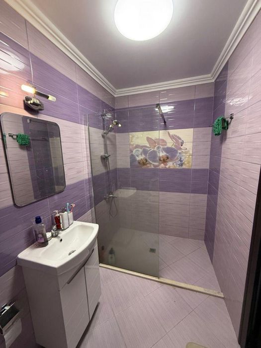 Тристаен за продажба в ж.к. Люлин център