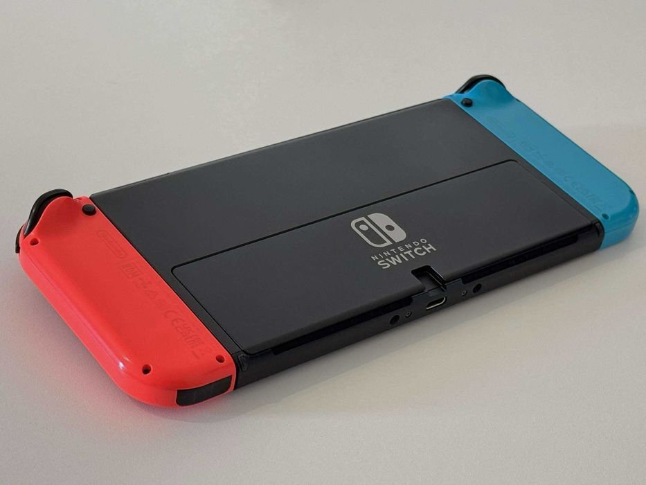 Бартер! Като НОВ! Nintendo Switch OLED + Red Dead Redemption