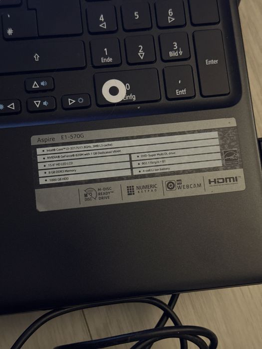 Laptop Acer Aspire E1-570G