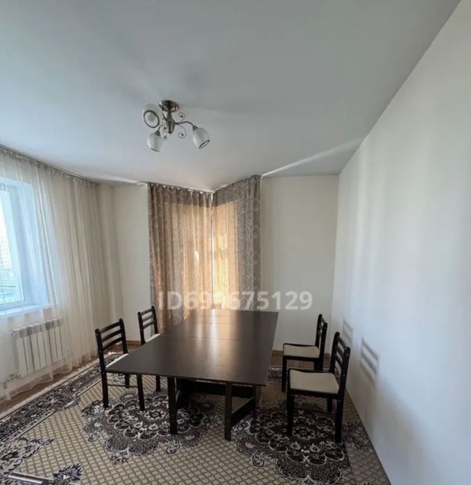 Продаётся стол .