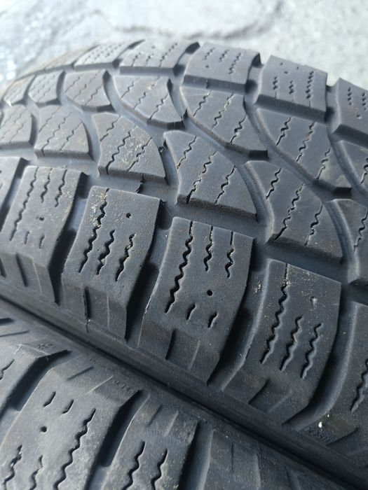 БУСОВИ ЗИМНИ -16цола -225/75-1бр.-80лв."RIKEN"