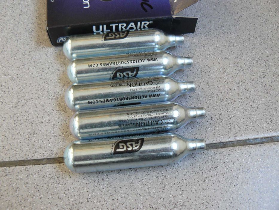 2 Capsule CO2 Mentenanta Arme,Cu Ulei Siliconic ULTRAIR ASG Denmark