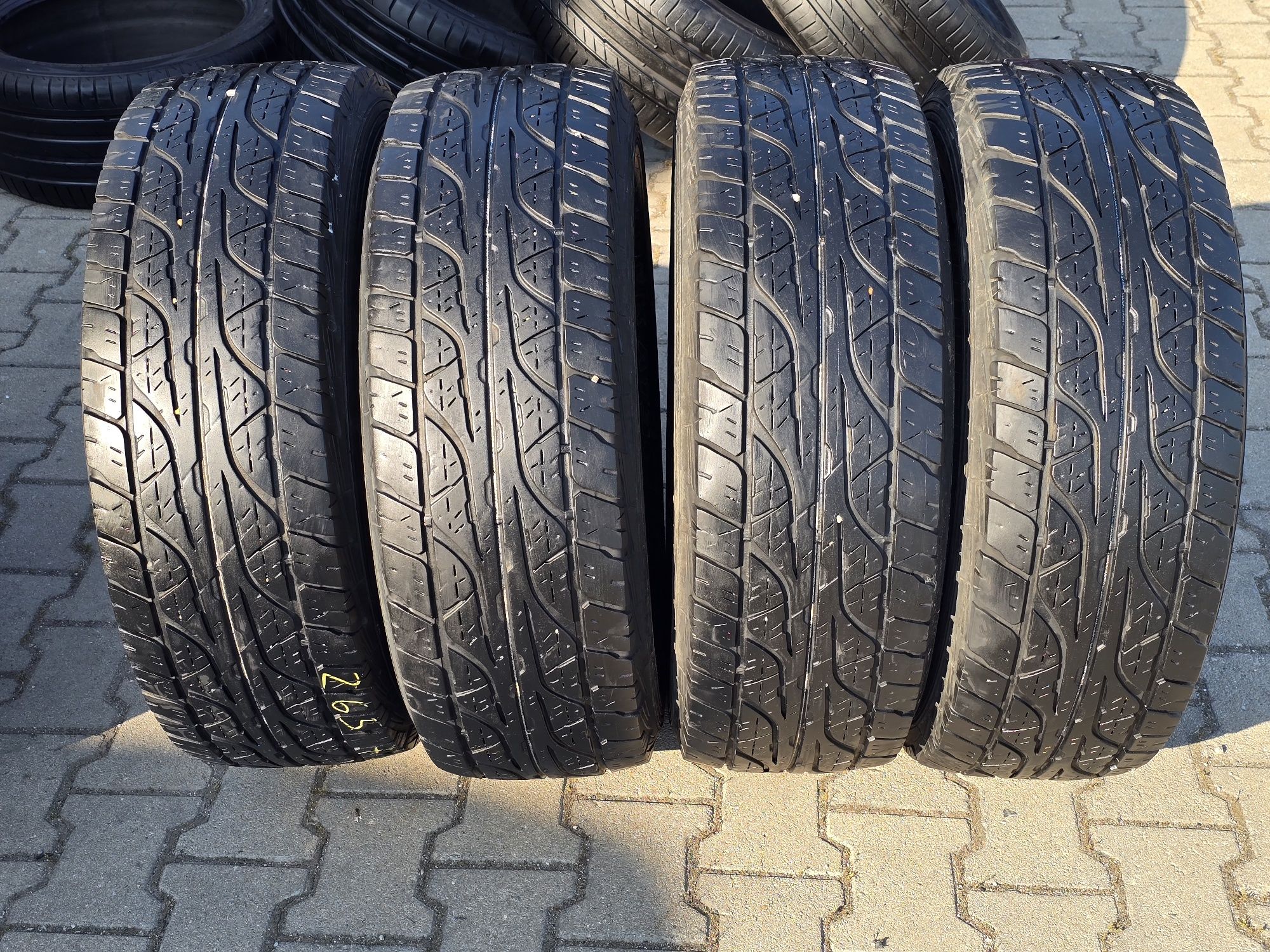 275 70 16 Dunlop