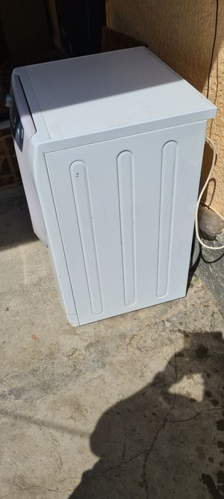 Продам стиральную машинку Hotpoint Ariston