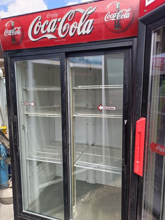 Vitrine frigorifice simple și duble(500) achiziționez și defecteachizi