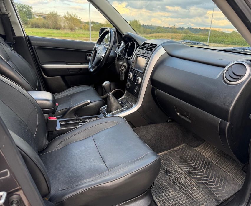 Suzuki grand vitara 2012 euro5 4x4 recent adusa din Germania