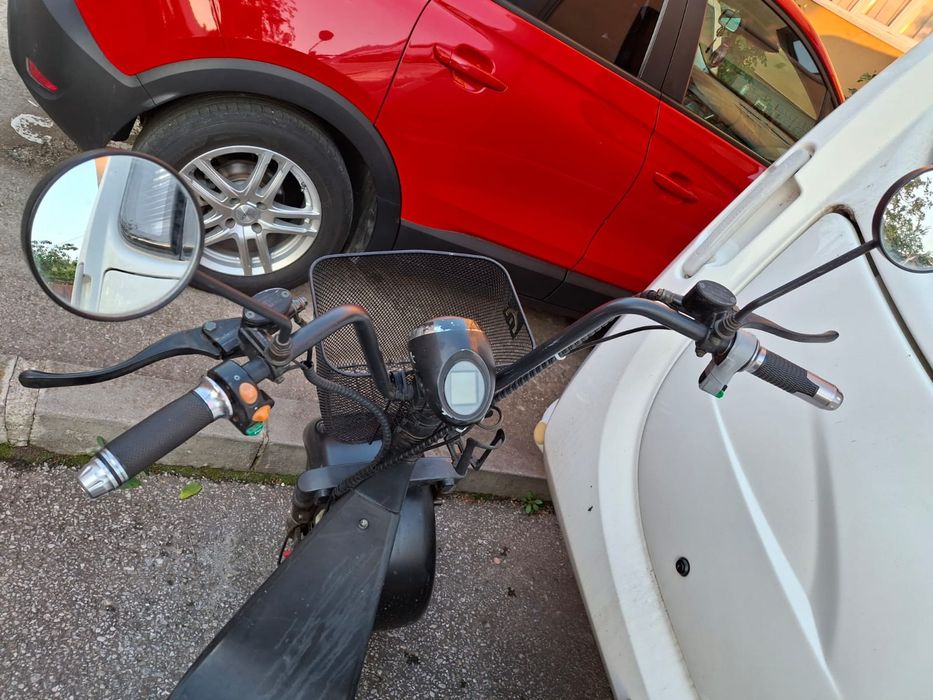 Vând scuter electric cu baterie 20 ah