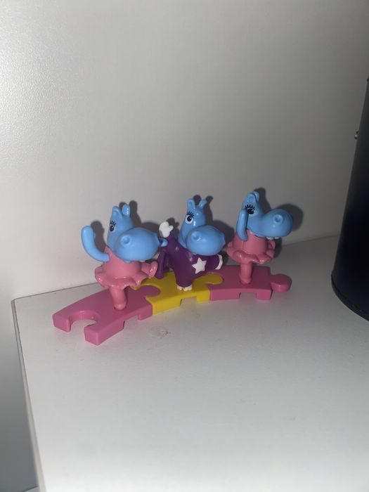 Киндер бегемотики (игрушки)