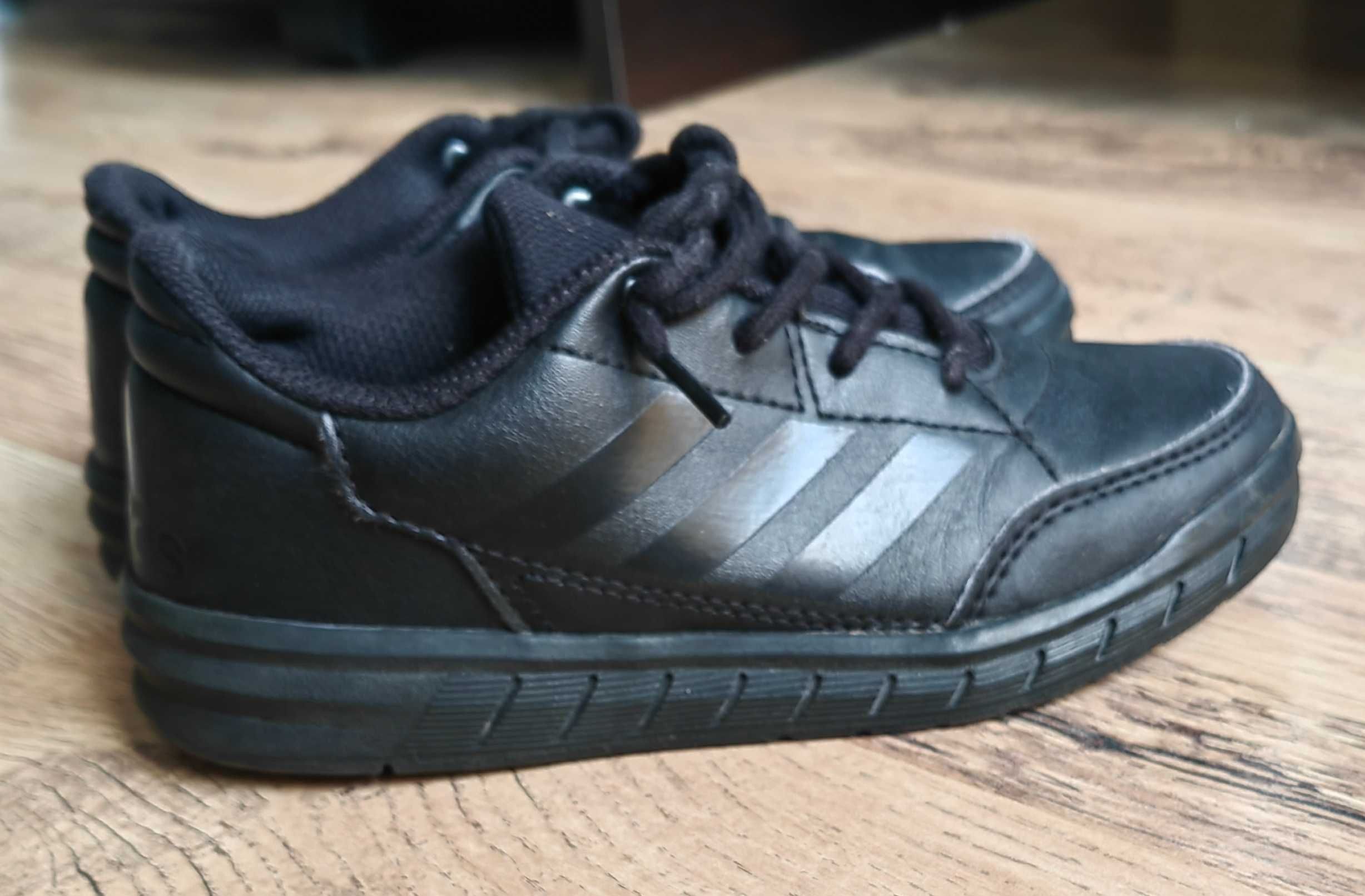 Маратонки Adidas 29 номер
