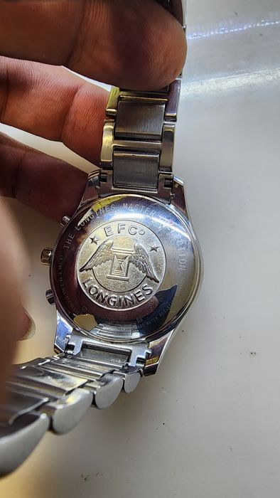 Продам японские кварцевые часы обслуженные мастером с гарантией.