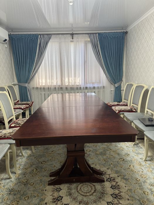 Стол для гостиной и зала