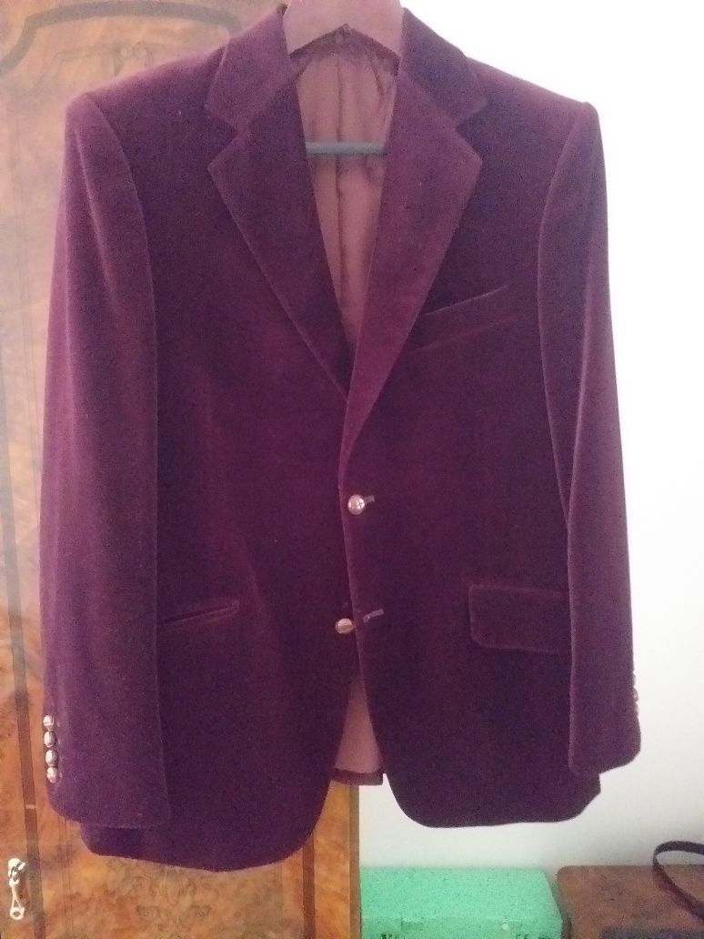 Продам пиджак бордовый велюр
