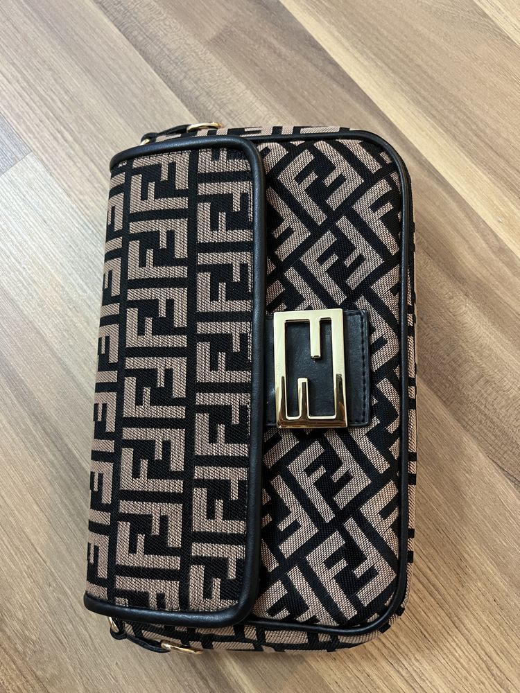 Granta Fendi      J