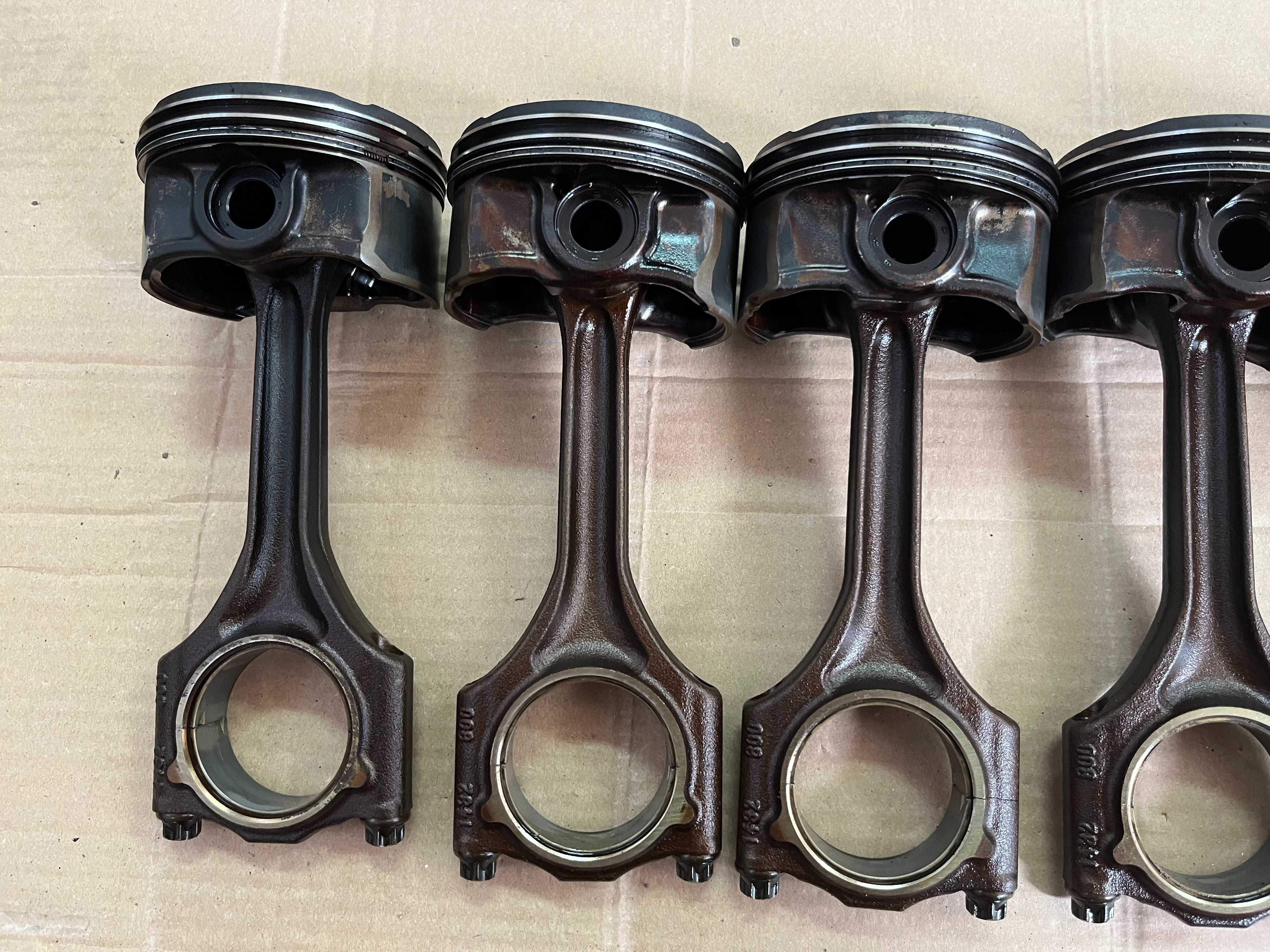 Бутала с биели за BMW E39 E46 E60 (M54B25)